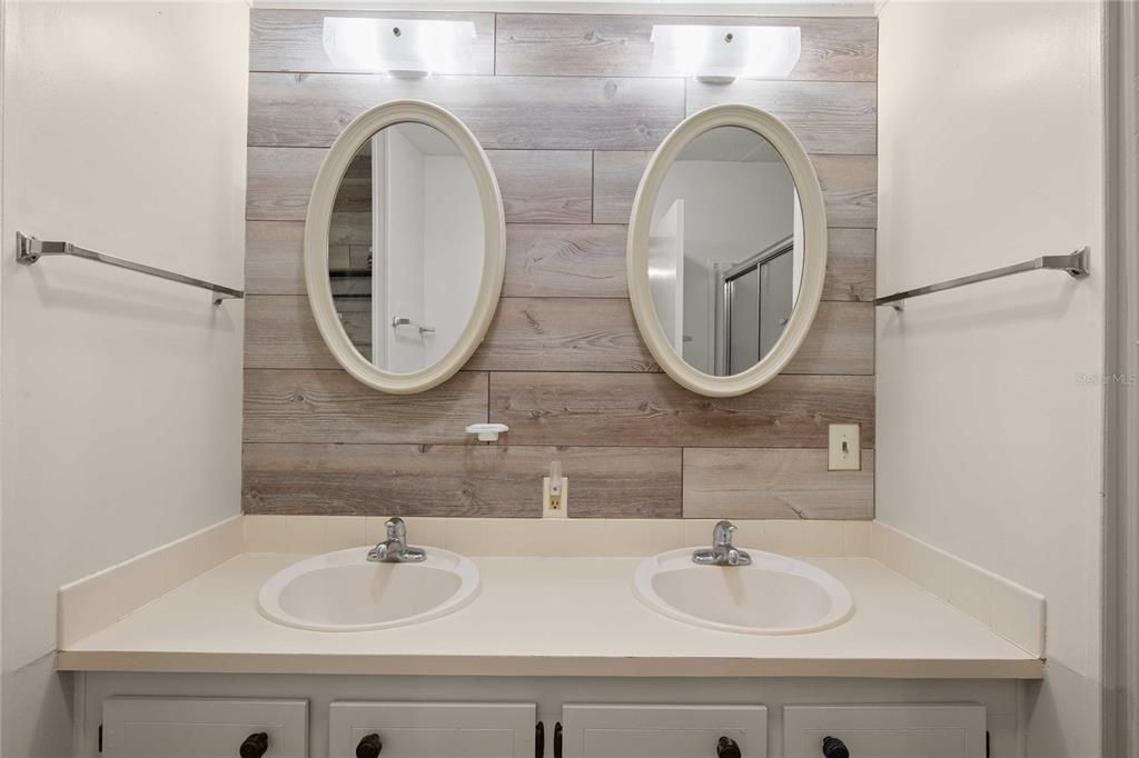 For Sale: $159,900 (2 beds, 2 baths, 1248 Square Feet)