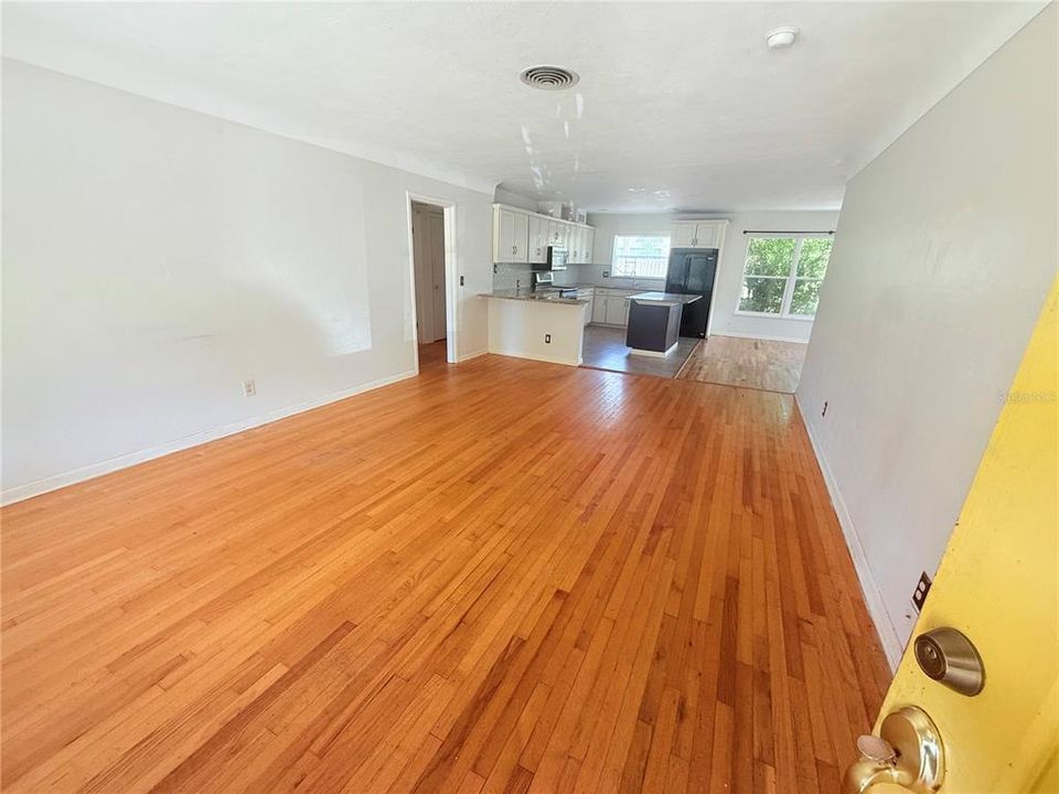 For Rent: $2,700 (3 beds, 2 baths, 1492 Square Feet)