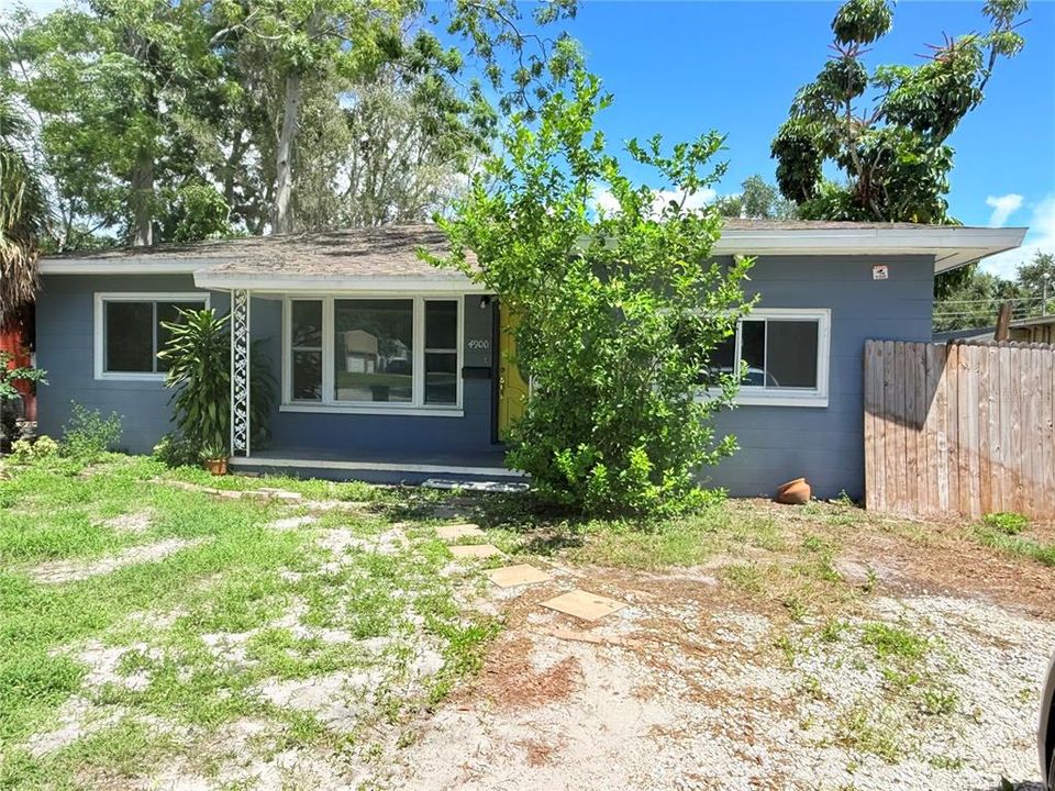 For Rent: $2,700 (3 beds, 2 baths, 1492 Square Feet)