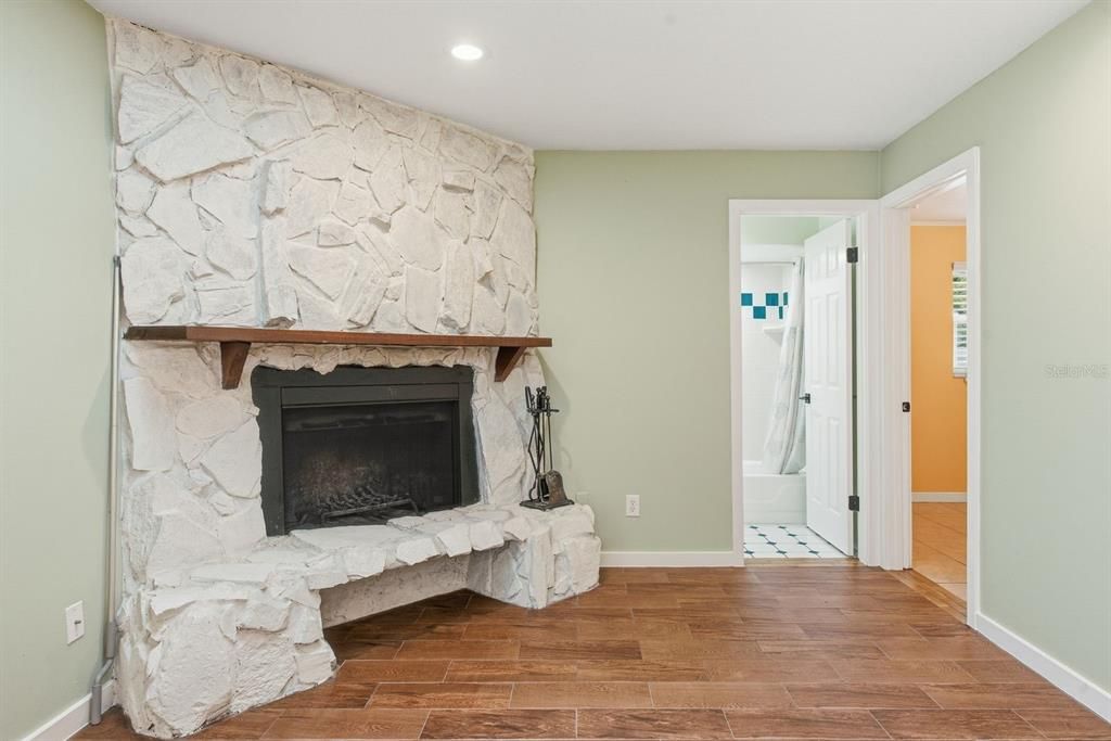 Active With Contract: $599,900 (4 beds, 2 baths, 1737 Square Feet)