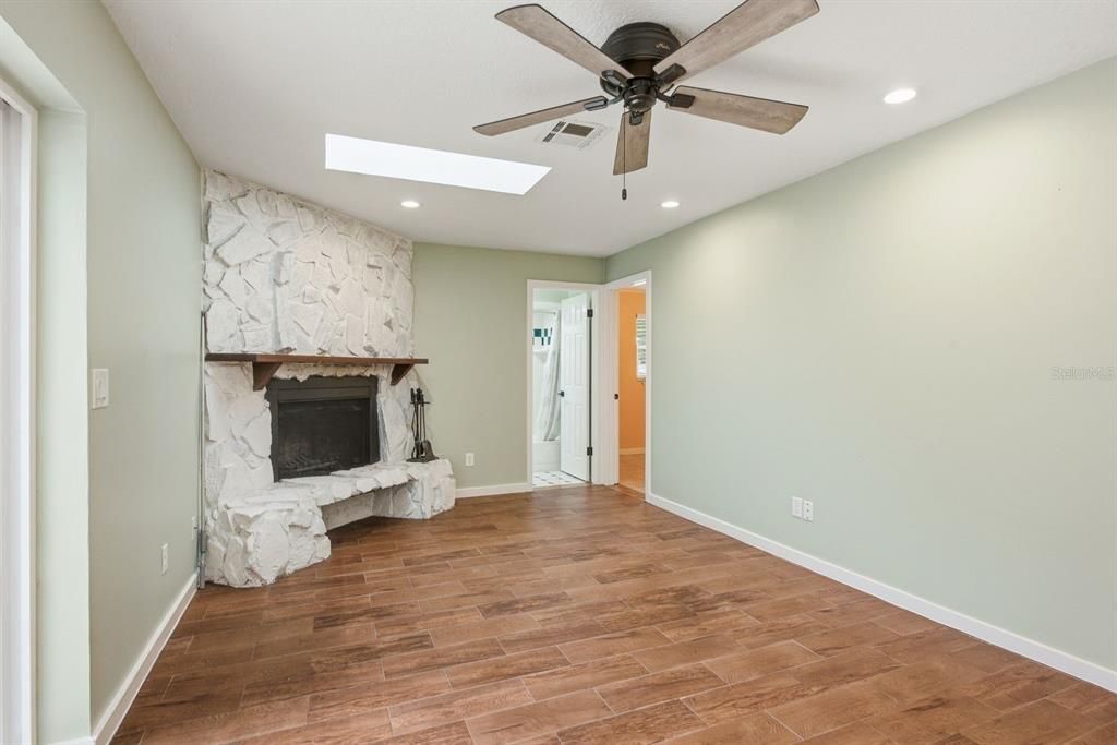 Active With Contract: $599,900 (4 beds, 2 baths, 1737 Square Feet)
