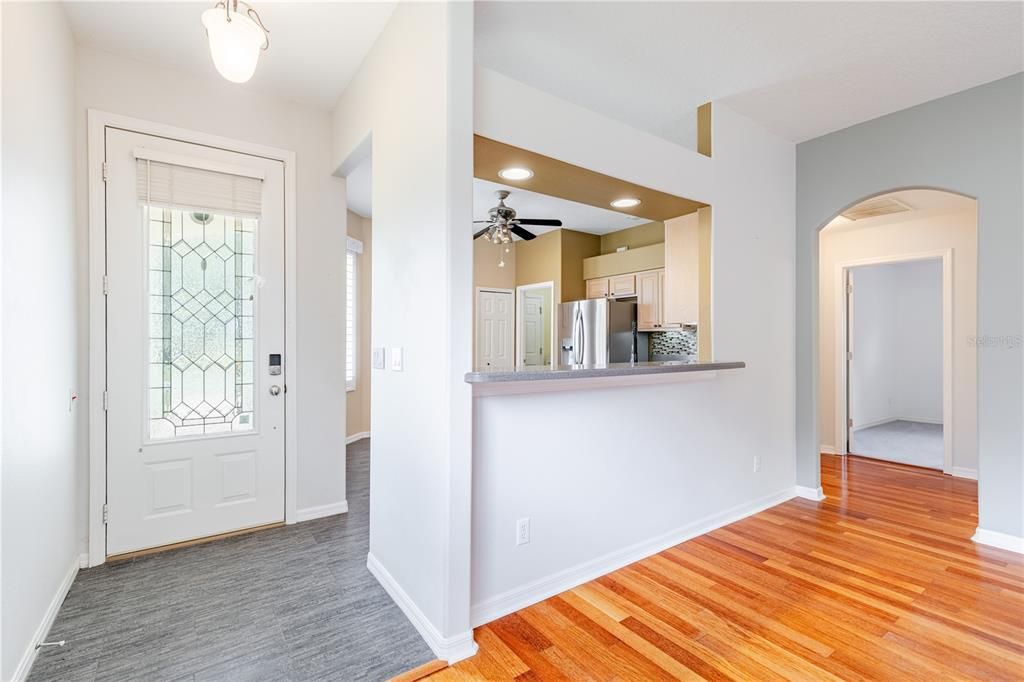 For Sale: $349,900 (3 beds, 2 baths, 1719 Square Feet)