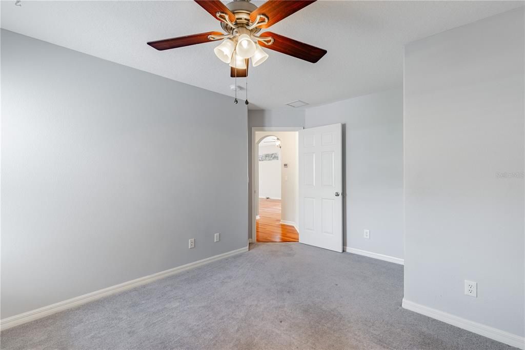 For Sale: $349,900 (3 beds, 2 baths, 1719 Square Feet)