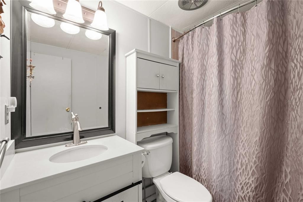 For Sale: $110,000 (2 beds, 1 baths, 768 Square Feet)