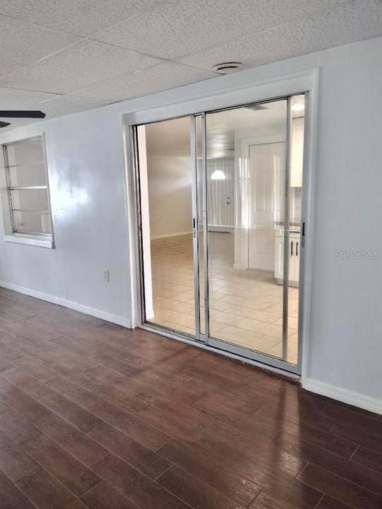 В аренду: $1,775 (2 спален, 1 ванн, 1106 Квадратных фут)