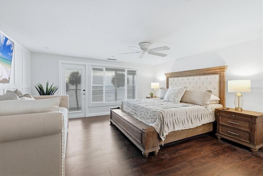 For Sale: $875,000 (2 beds, 2 baths, 1224 Square Feet)