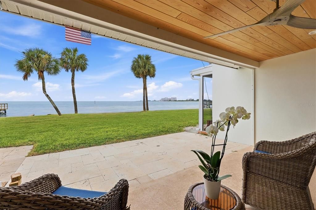 For Sale: $875,000 (2 beds, 2 baths, 1224 Square Feet)