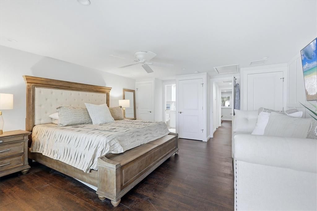 For Sale: $875,000 (2 beds, 2 baths, 1224 Square Feet)