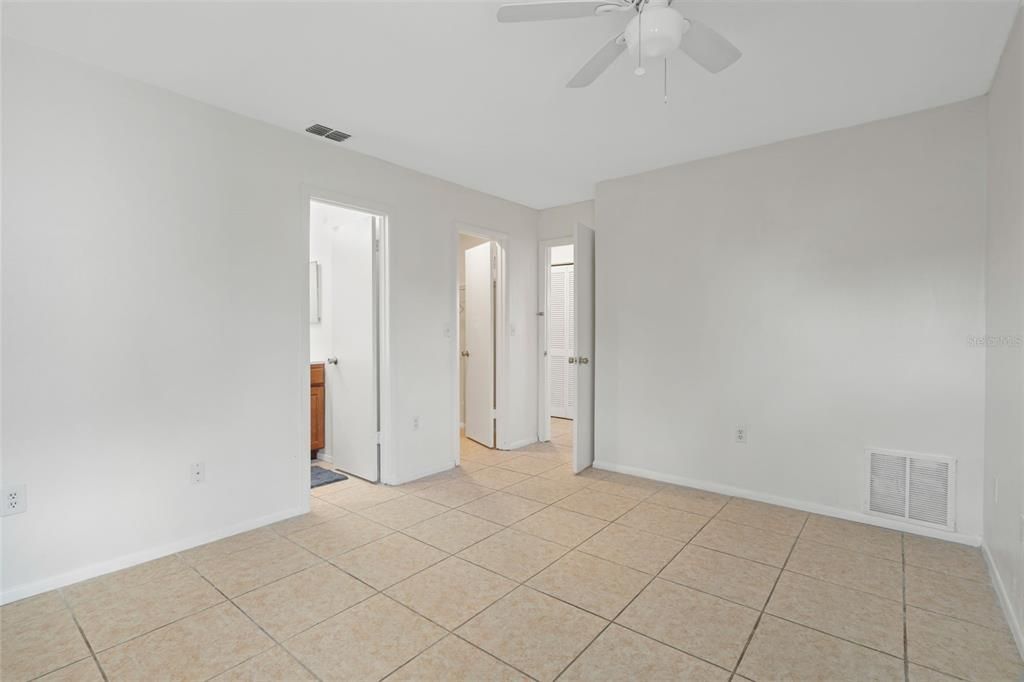 En Venta: $245,000 (3 camas, 2 baños, 995 Pies cuadrados)