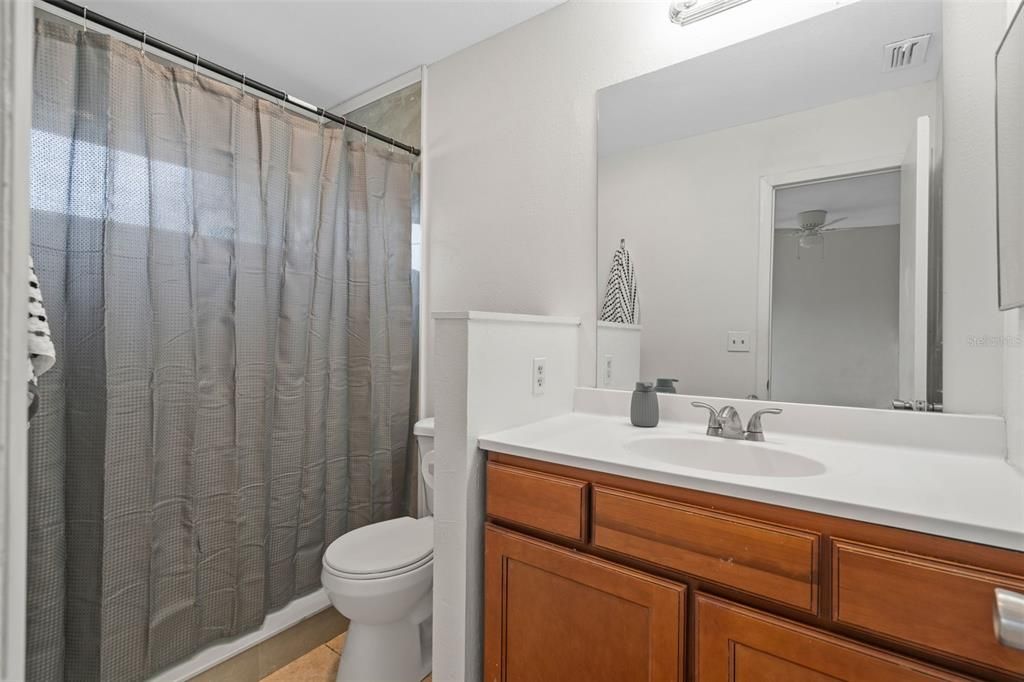 En Venta: $245,000 (3 camas, 2 baños, 995 Pies cuadrados)