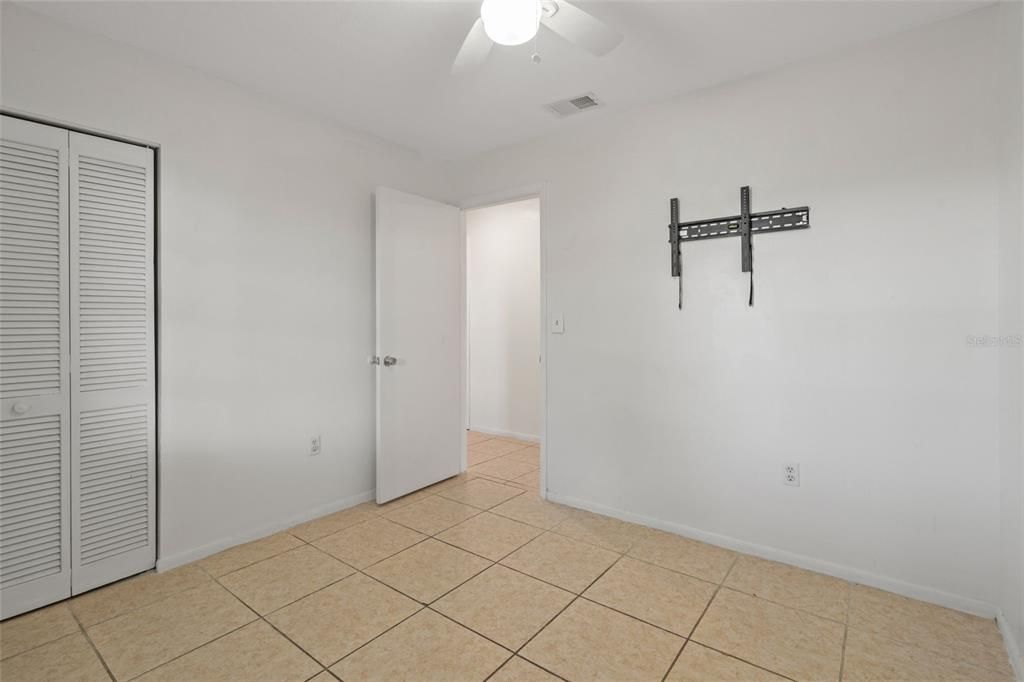 En Venta: $245,000 (3 camas, 2 baños, 995 Pies cuadrados)