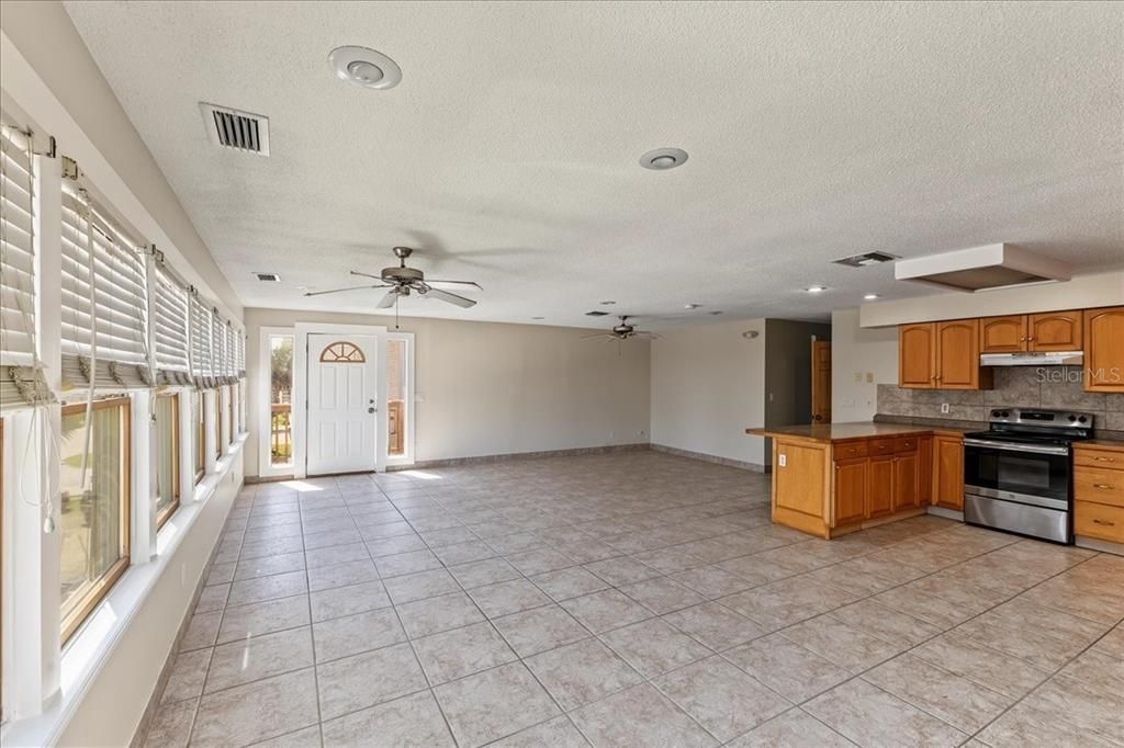 For Sale: $575,000 (4 beds, 3 baths, 1605 Square Feet)