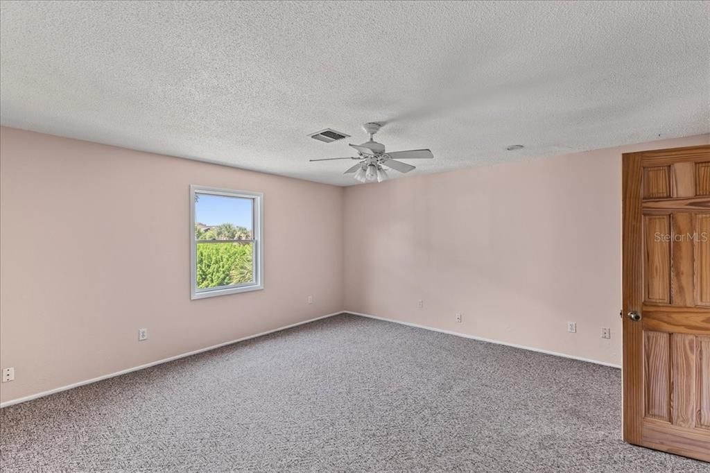 For Sale: $575,000 (4 beds, 3 baths, 1605 Square Feet)