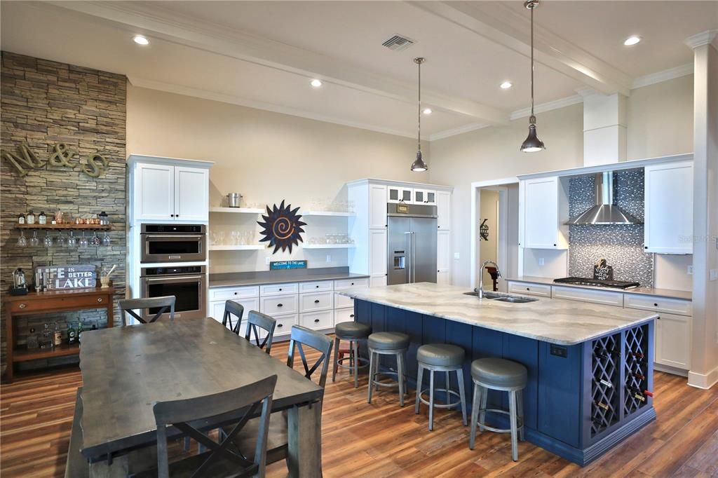 For Sale: $2,499,000 (3 beds, 3 baths, 3029 Square Feet)