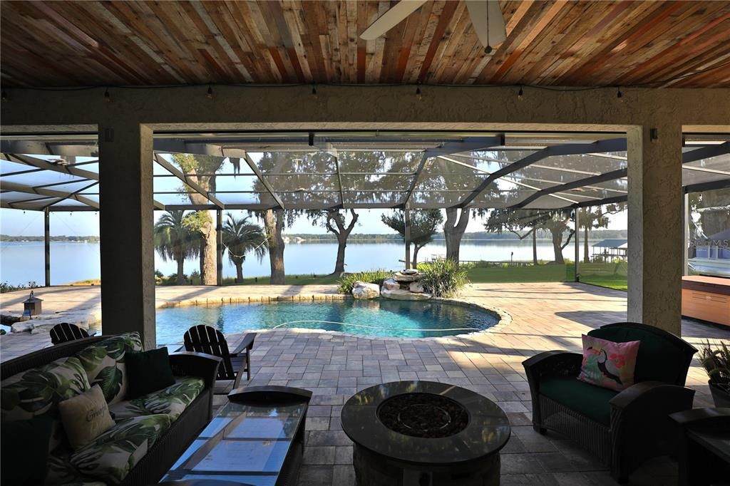 For Sale: $2,499,000 (3 beds, 3 baths, 3029 Square Feet)