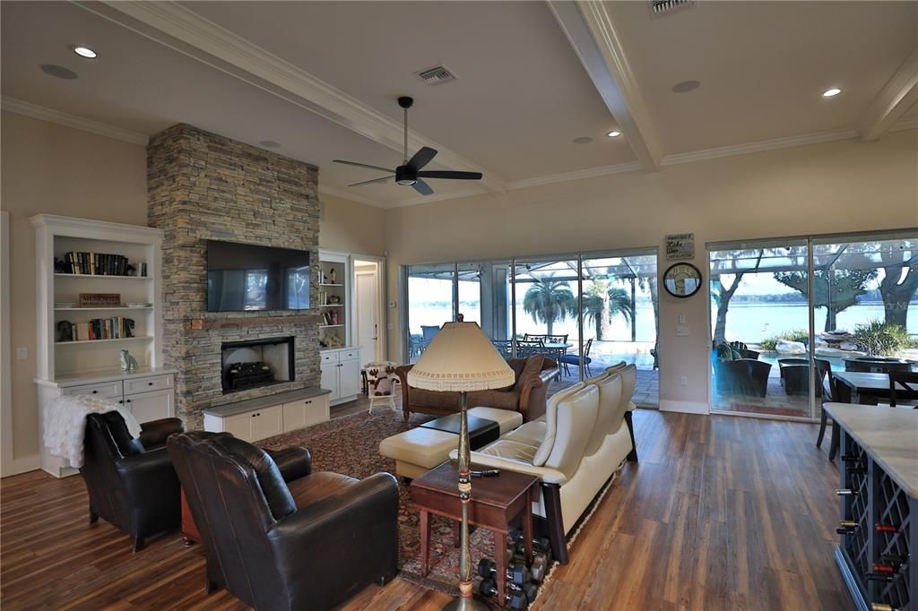 For Sale: $2,499,000 (3 beds, 3 baths, 3029 Square Feet)