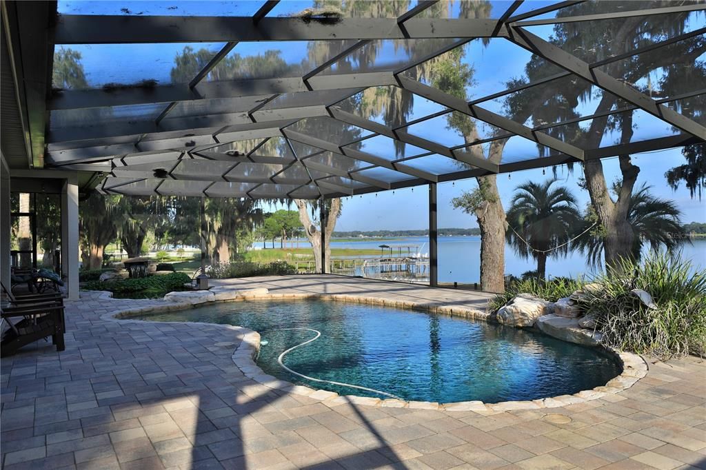 For Sale: $2,499,000 (3 beds, 3 baths, 3029 Square Feet)