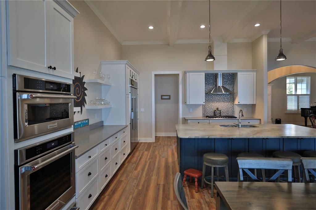 For Sale: $2,499,000 (3 beds, 3 baths, 3029 Square Feet)