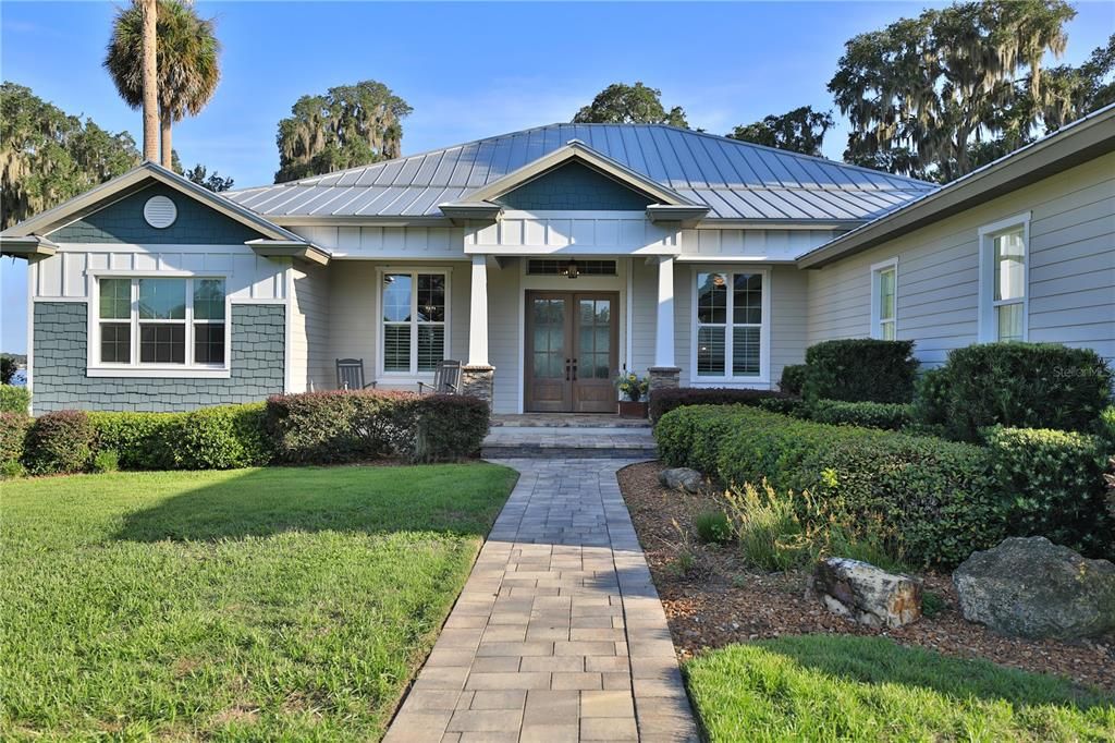 For Sale: $2,499,000 (3 beds, 3 baths, 3029 Square Feet)