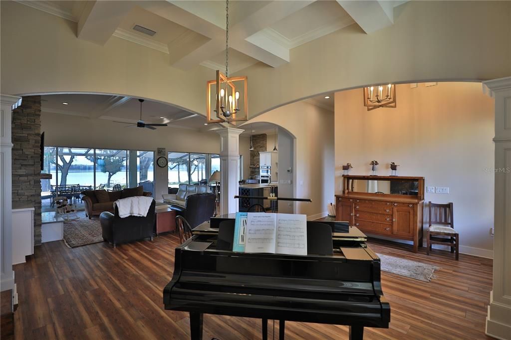 For Sale: $2,499,000 (3 beds, 3 baths, 3029 Square Feet)