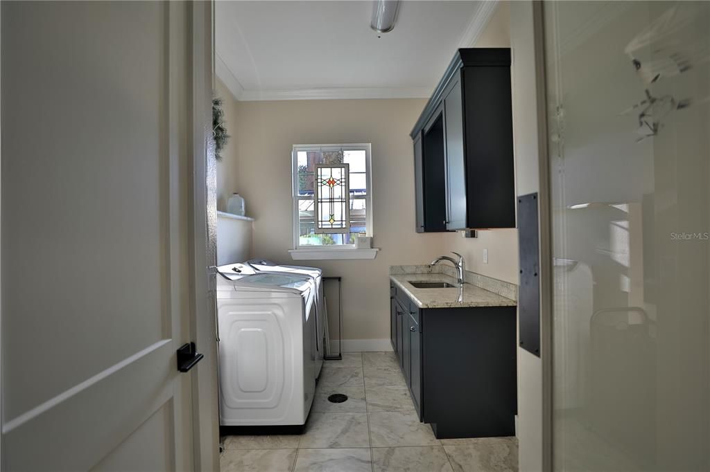 For Sale: $2,499,000 (3 beds, 3 baths, 3029 Square Feet)