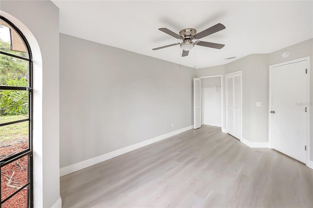 For Sale: $275,000 (3 beds, 2 baths, 1525 Square Feet)