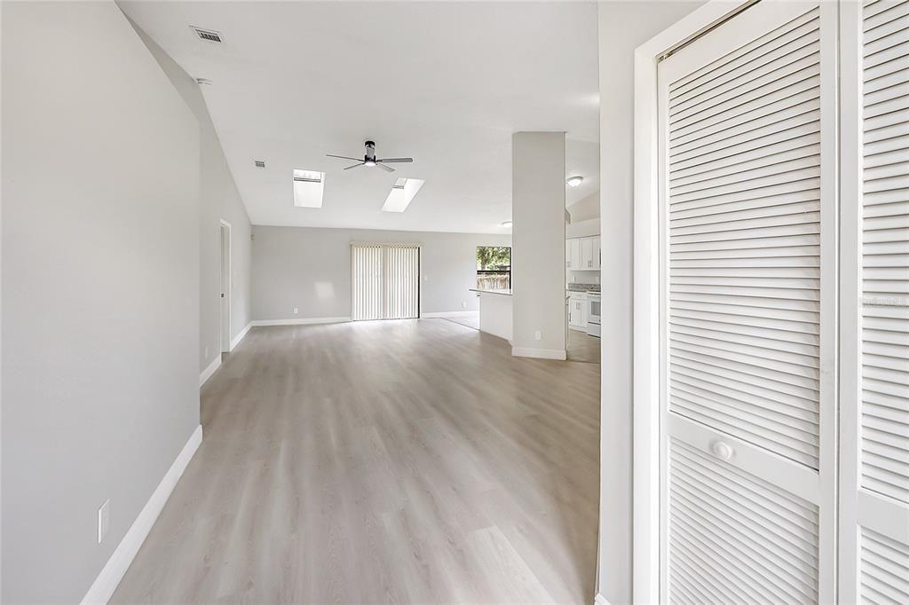 For Sale: $275,000 (3 beds, 2 baths, 1525 Square Feet)
