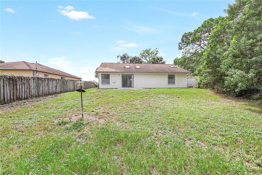 For Sale: $275,000 (3 beds, 2 baths, 1525 Square Feet)