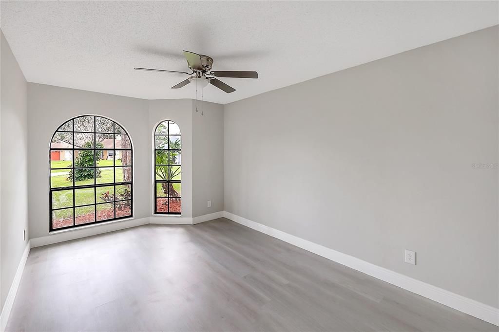 For Sale: $275,000 (3 beds, 2 baths, 1525 Square Feet)