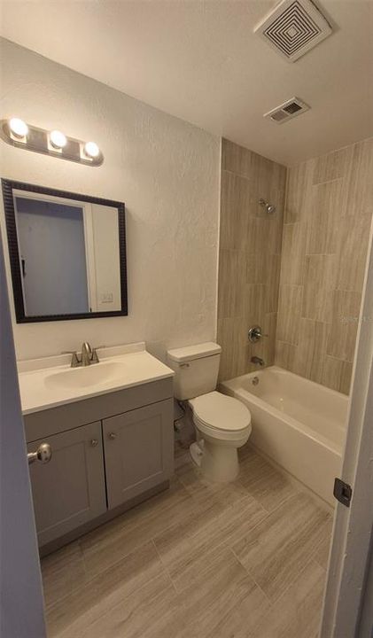 В аренду: $1,900 (3 спален, 2 ванн, 1675 Квадратных фут)