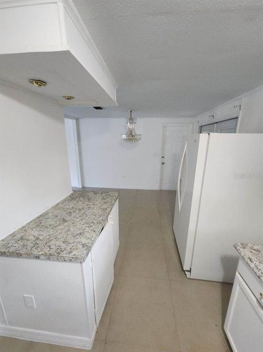 На продажу: $188,000 (4 спален, 2 ванн, 1344 Квадратных фут)