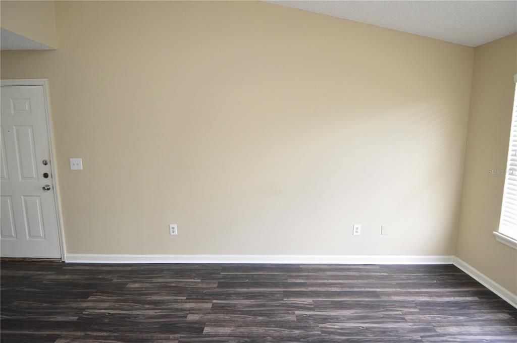 For Rent: $1,250 (1 beds, 1 baths, 616 Square Feet)