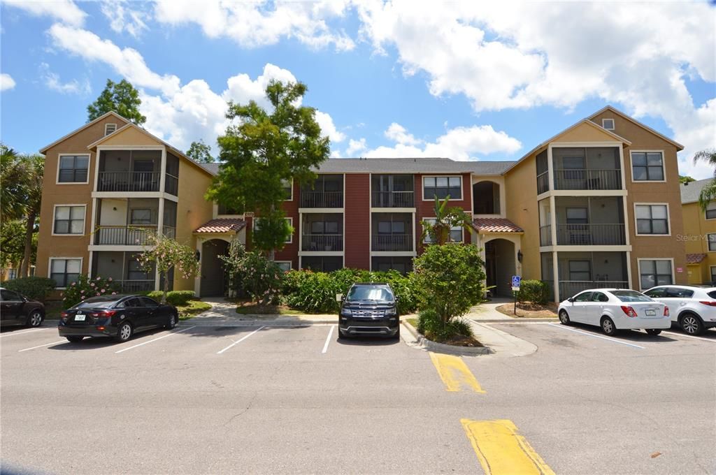 For Rent: $1,250 (1 beds, 1 baths, 616 Square Feet)