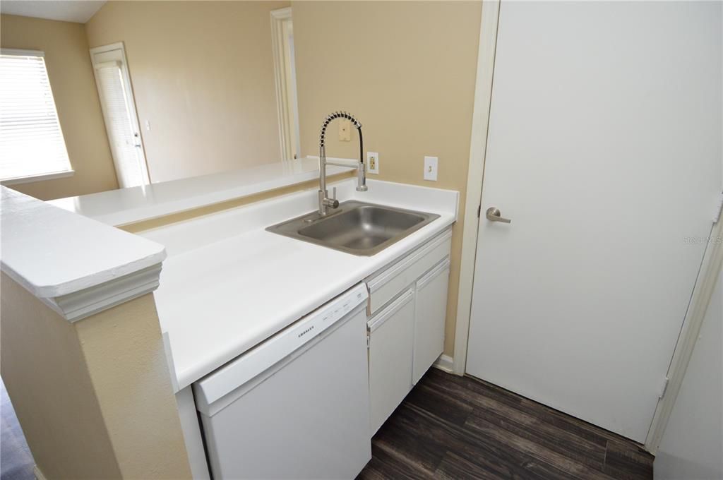 For Rent: $1,250 (1 beds, 1 baths, 616 Square Feet)