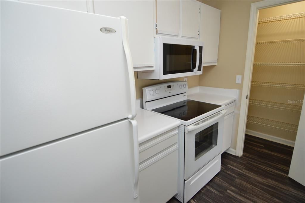 For Rent: $1,250 (1 beds, 1 baths, 616 Square Feet)