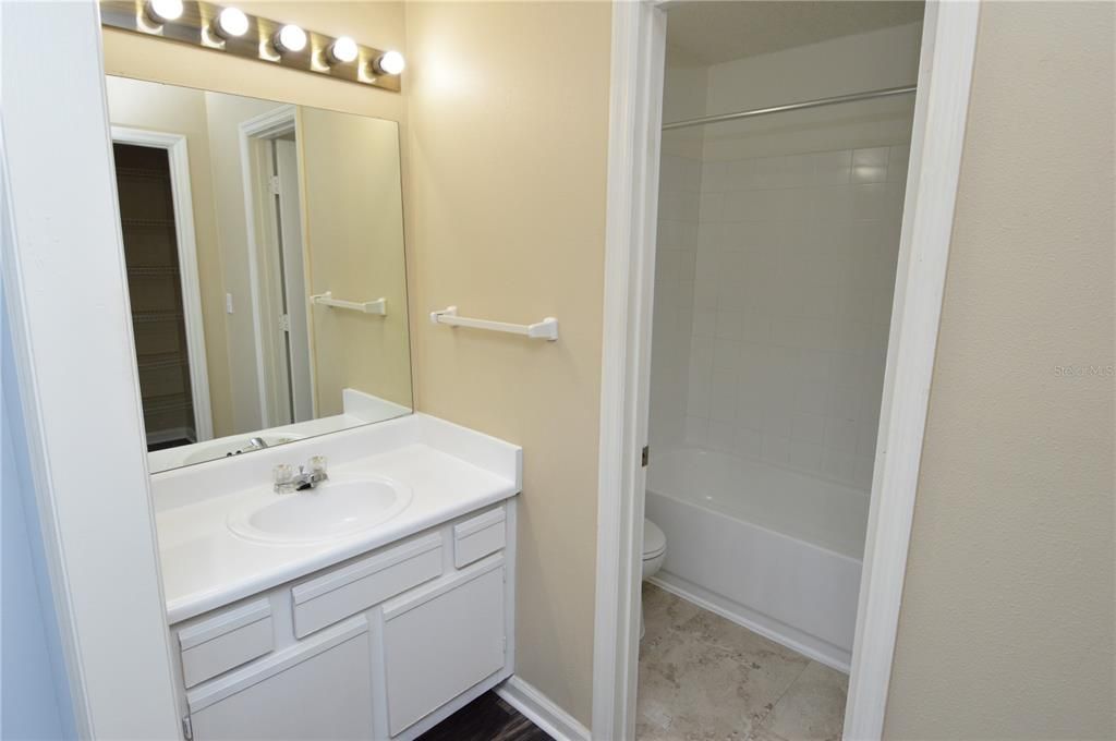 For Rent: $1,250 (1 beds, 1 baths, 616 Square Feet)