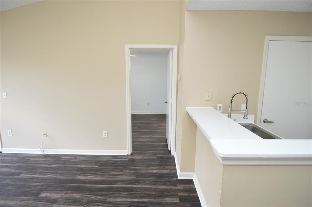 For Rent: $1,250 (1 beds, 1 baths, 616 Square Feet)