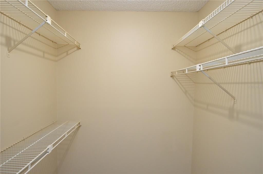 For Rent: $1,250 (1 beds, 1 baths, 616 Square Feet)