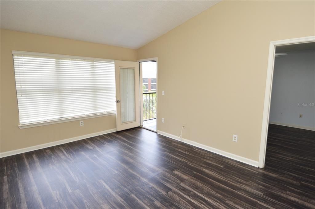 For Rent: $1,250 (1 beds, 1 baths, 616 Square Feet)