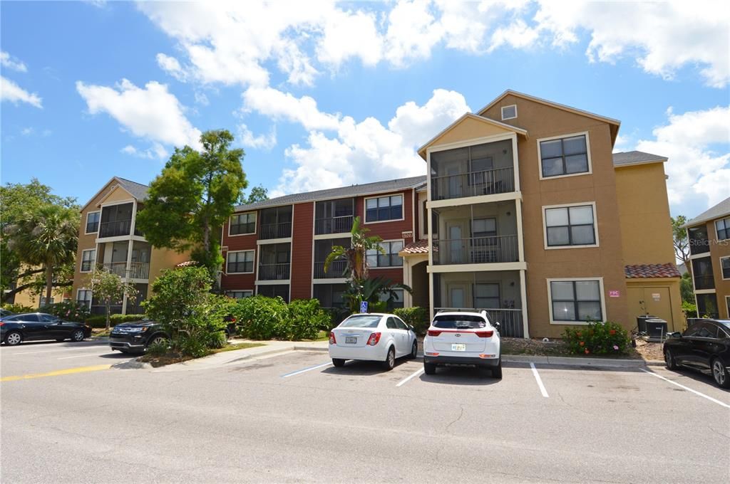 For Rent: $1,250 (1 beds, 1 baths, 616 Square Feet)