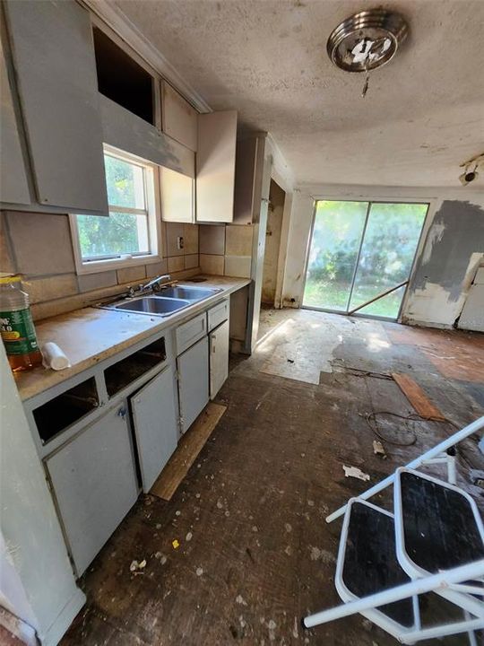 En Venta: $75,000 (3 camas, 2 baños, 1344 Pies cuadrados)