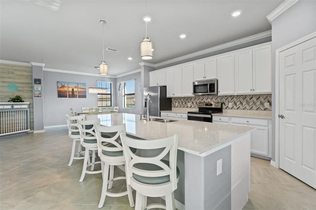 For Sale: $389,000 (3 beds, 2 baths, 2187 Square Feet)