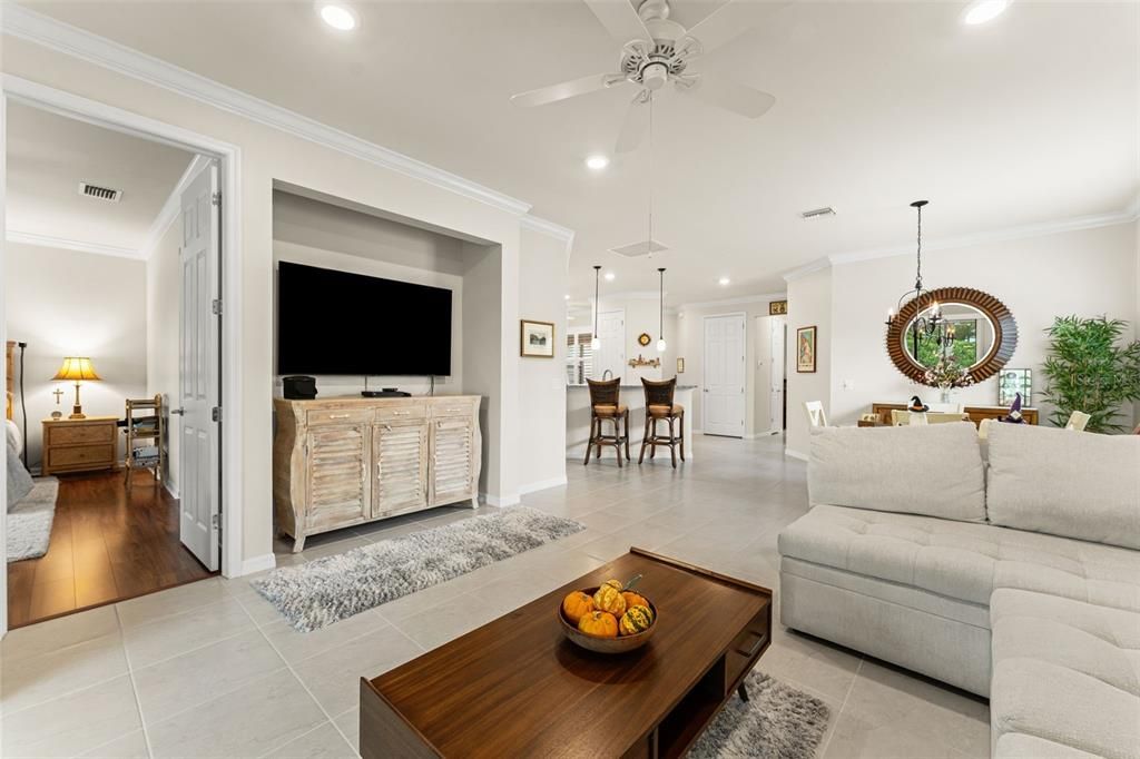 En Venta: $425,900 (2 camas, 2 baños, 1611 Pies cuadrados)