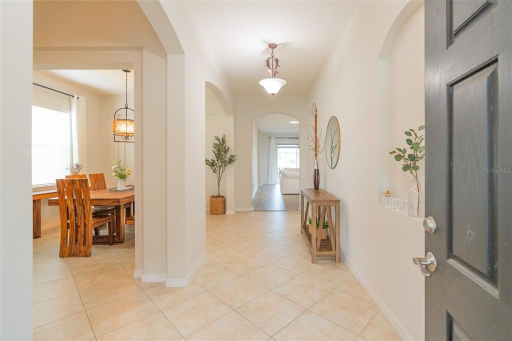 En Venta: $465,000 (4 camas, 3 baños, 2274 Pies cuadrados)