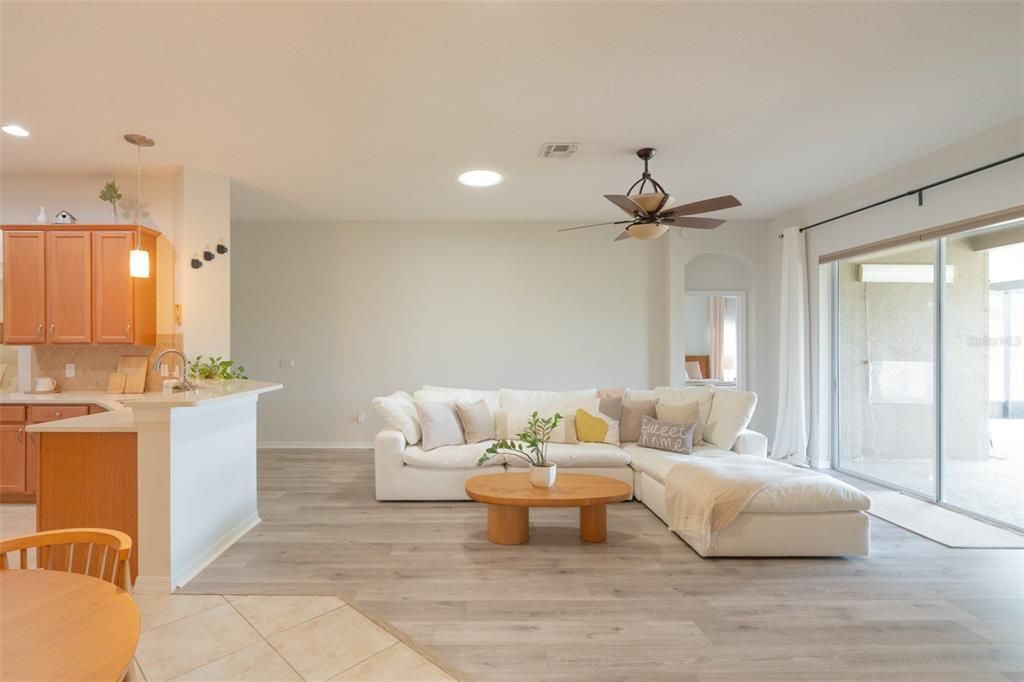 En Venta: $465,000 (4 camas, 3 baños, 2274 Pies cuadrados)