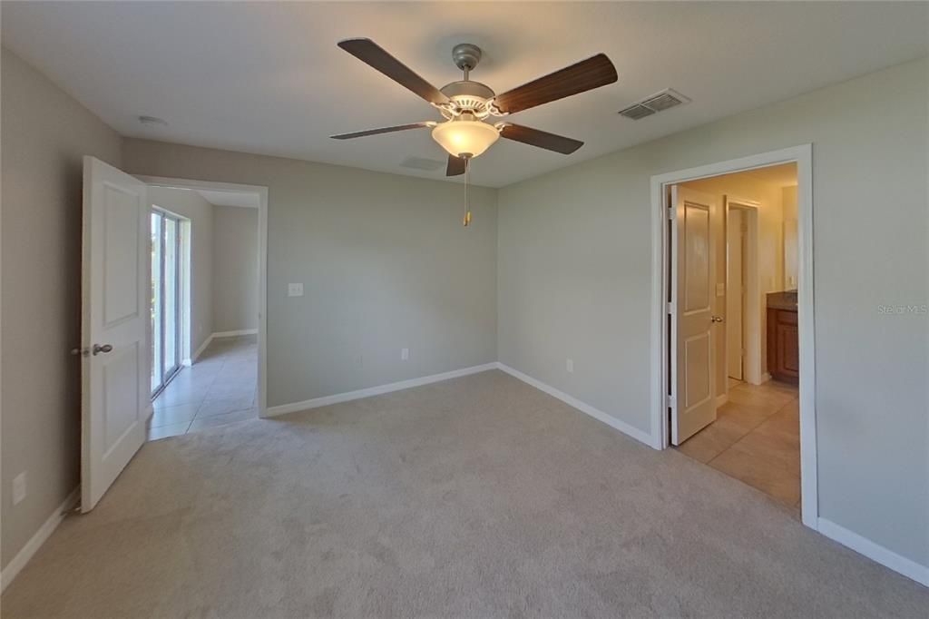 For Rent: $2,049 (3 beds, 2 baths, 1461 Square Feet)