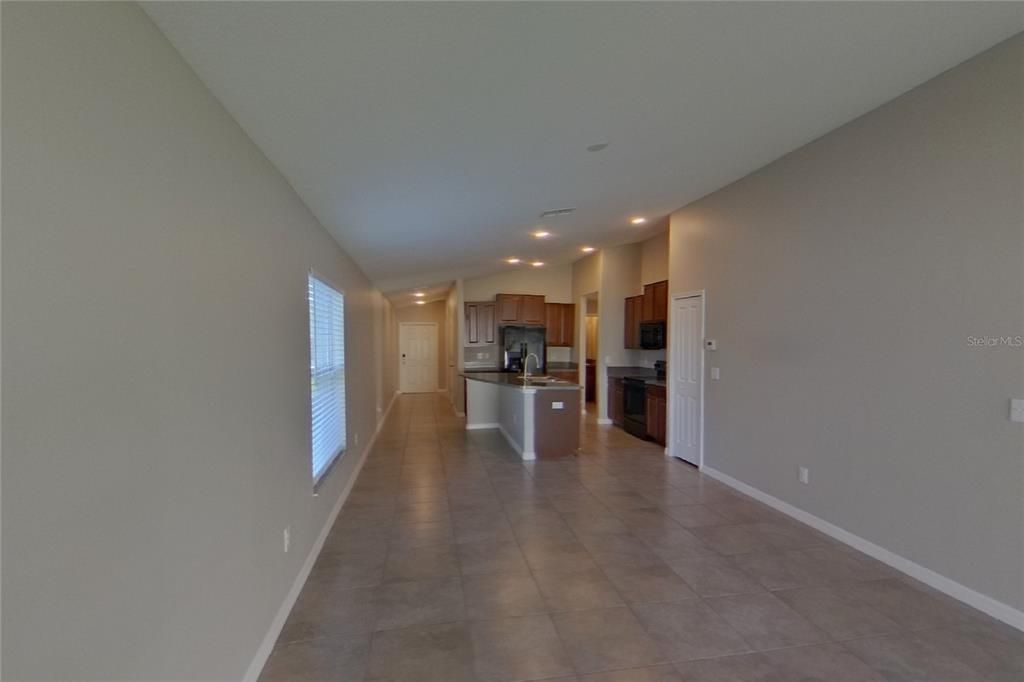 For Rent: $2,049 (3 beds, 2 baths, 1461 Square Feet)