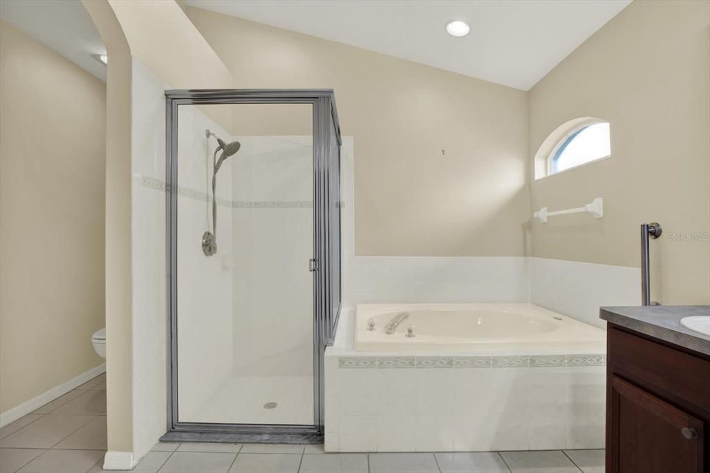 For Sale: $395,000 (3 beds, 2 baths, 1758 Square Feet)