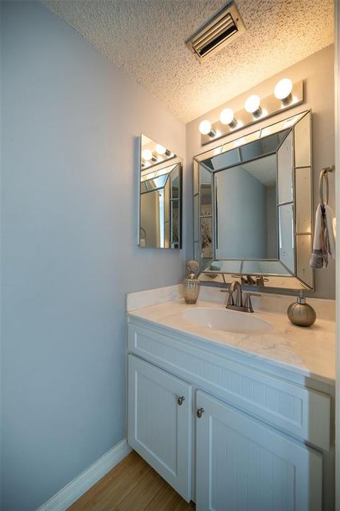 For Sale: $364,900 (2 beds, 2 baths, 1453 Square Feet)