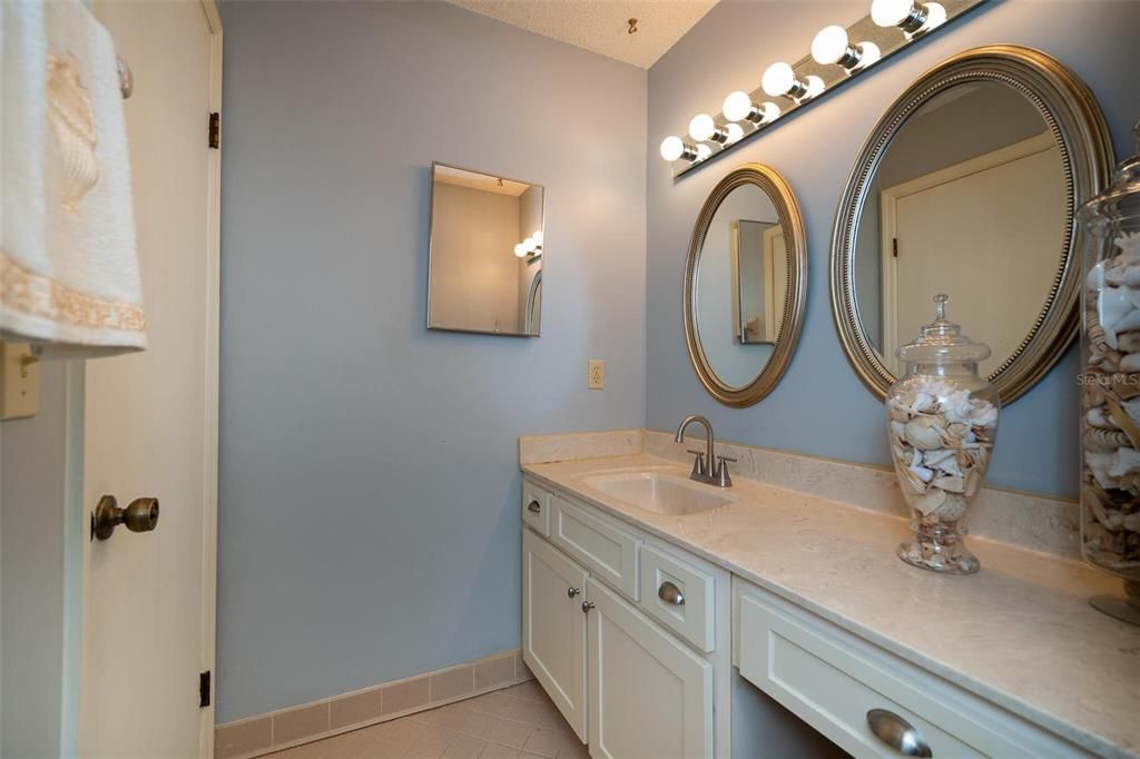 For Sale: $364,900 (2 beds, 2 baths, 1453 Square Feet)